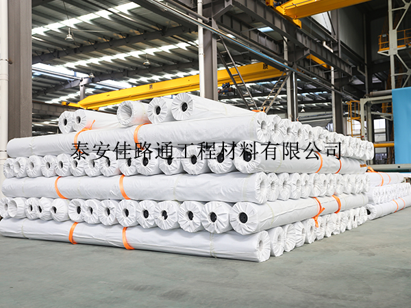 污水處理池選擇防滲土工膜施工有哪些注意事項(xiàng)？
