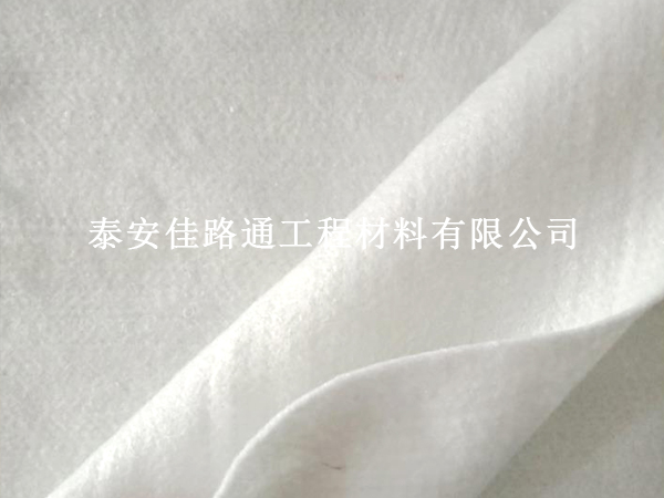 丙綸土工布未來發(fā)展趨勢：創(chuàng)新與環(huán)保的雙輪驅(qū)動(dòng)