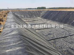 垃圾填埋場防滲膜斜坡鋪設(shè)：細節(jié)決定成敗