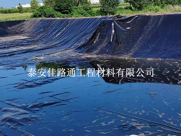 防滲土工膜鋪設(shè)別著急，這些準(zhǔn)備工作要做足