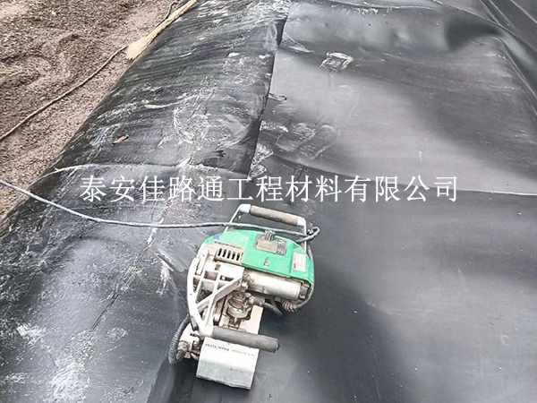 蓄水池防滲膜冬季施工不踩坑，這些專業(yè)技巧要掌握
