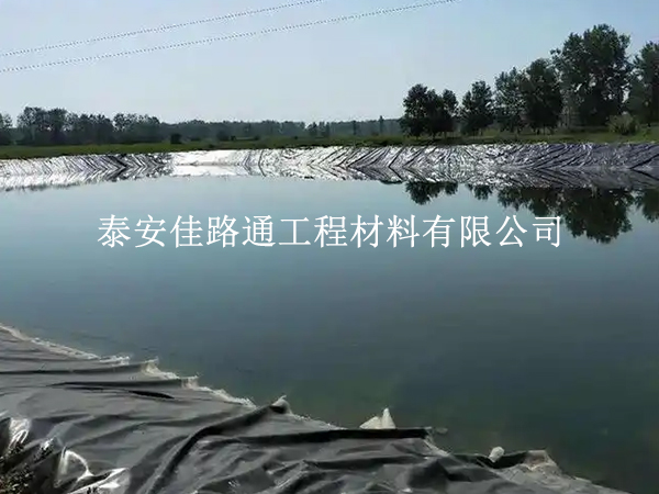 延長人工湖防滲膜使用壽命：科學(xué)養(yǎng)護(hù)技巧全解析