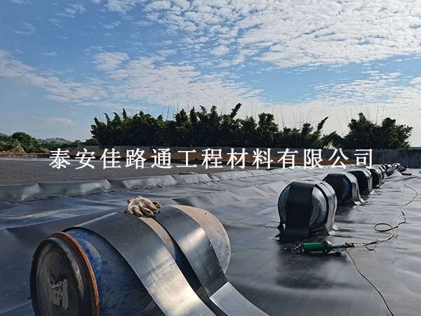 筑牢防滲防線：防止蓄水池防滲膜被刺破的核心