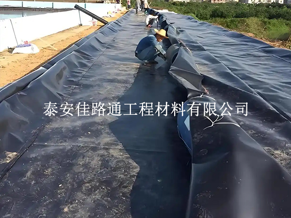 蓄水池防滲膜后期維護(hù)技巧：長(zhǎng)效管護(hù)，守住防滲底線