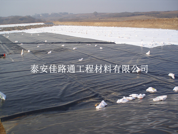 防滲土工膜運(yùn)輸注意事項(xiàng)：嚴(yán)控每一環(huán)，守護(hù)膜